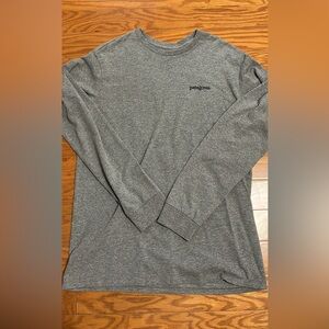 Patagonia Men's Long Sleeve Gray Tee